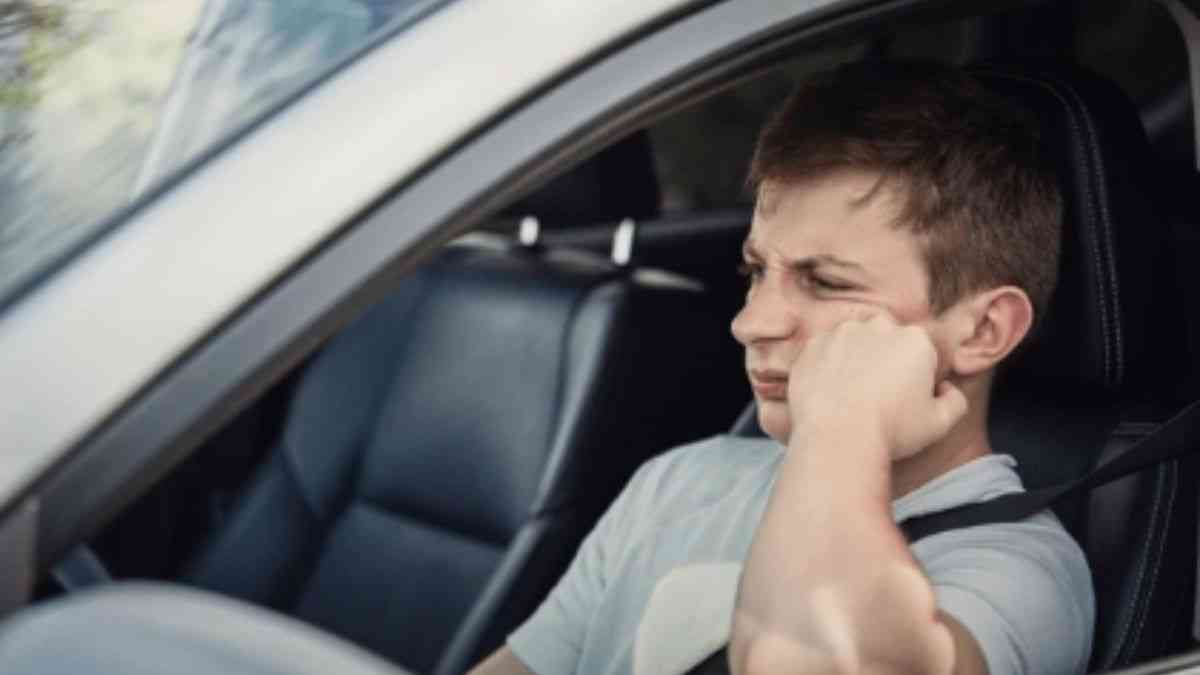 Candidato respirando fundo antes da prova do Detran